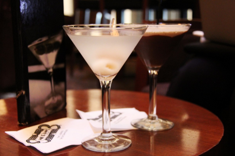 brasserie-VILLEFRANCHE SUR MER-min_martini_bar_lychee_chocolate_alcohol_liquor_happy_hour_happy-910161